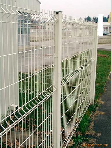 三角折弯护栏网，小区防护网，花园防护网