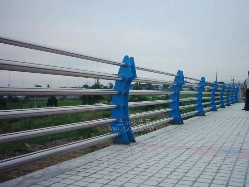 深圳交通安全设备护栏