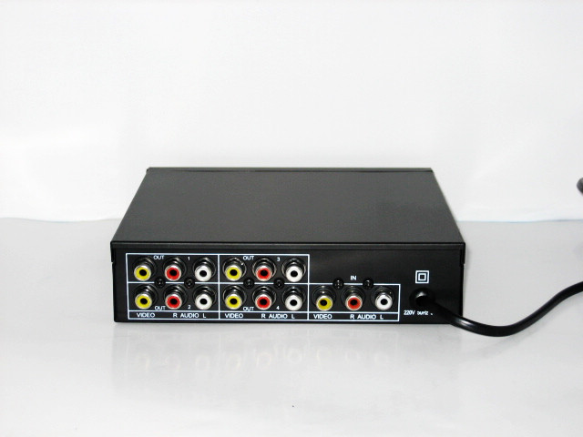 AV1-4音视频分配器