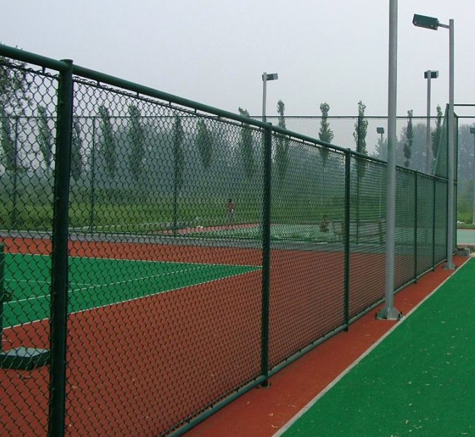 体育场护栏网，场地围网，球场围网，操场防护网创翔