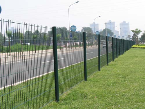 公路护栏网，公路防护网，公路隔离栅创翔