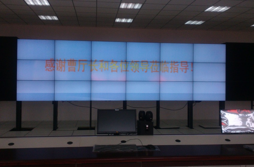 LCD超窄边液晶拼接屏