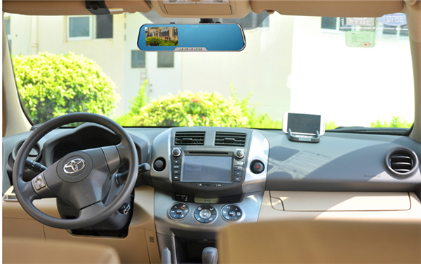 多路拍照行车记录仪 多路拍照行车记录仪