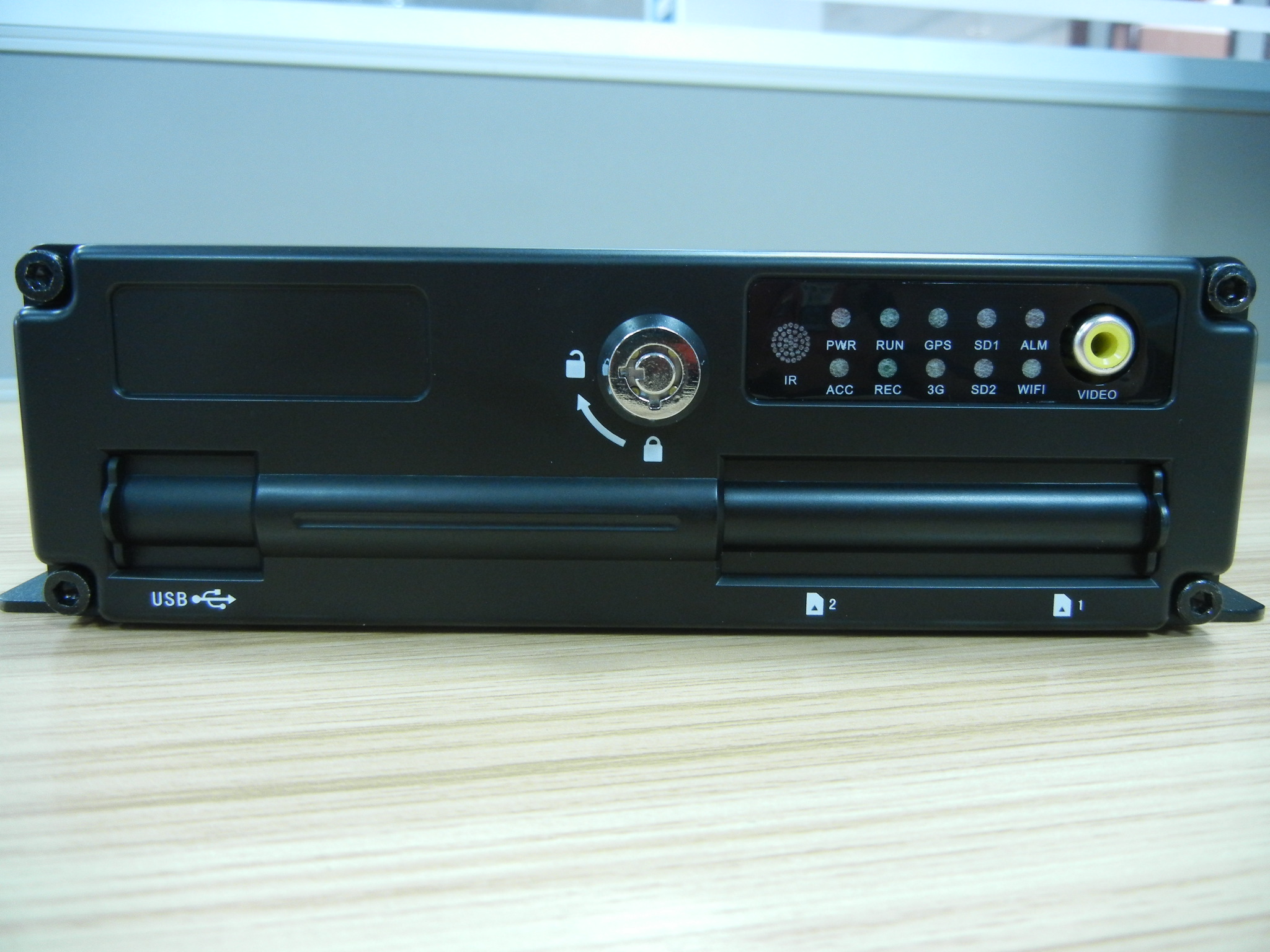 双SD卡车载DVR视频监控录像机