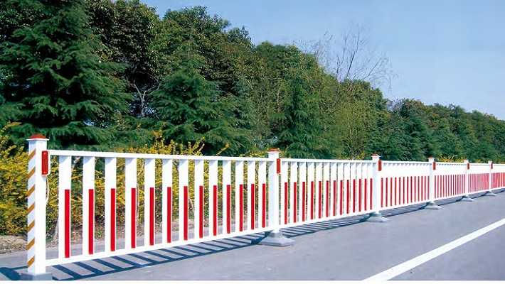 广东锌钢道路护栏生产厂家 道路隔离护栏生产价格图片