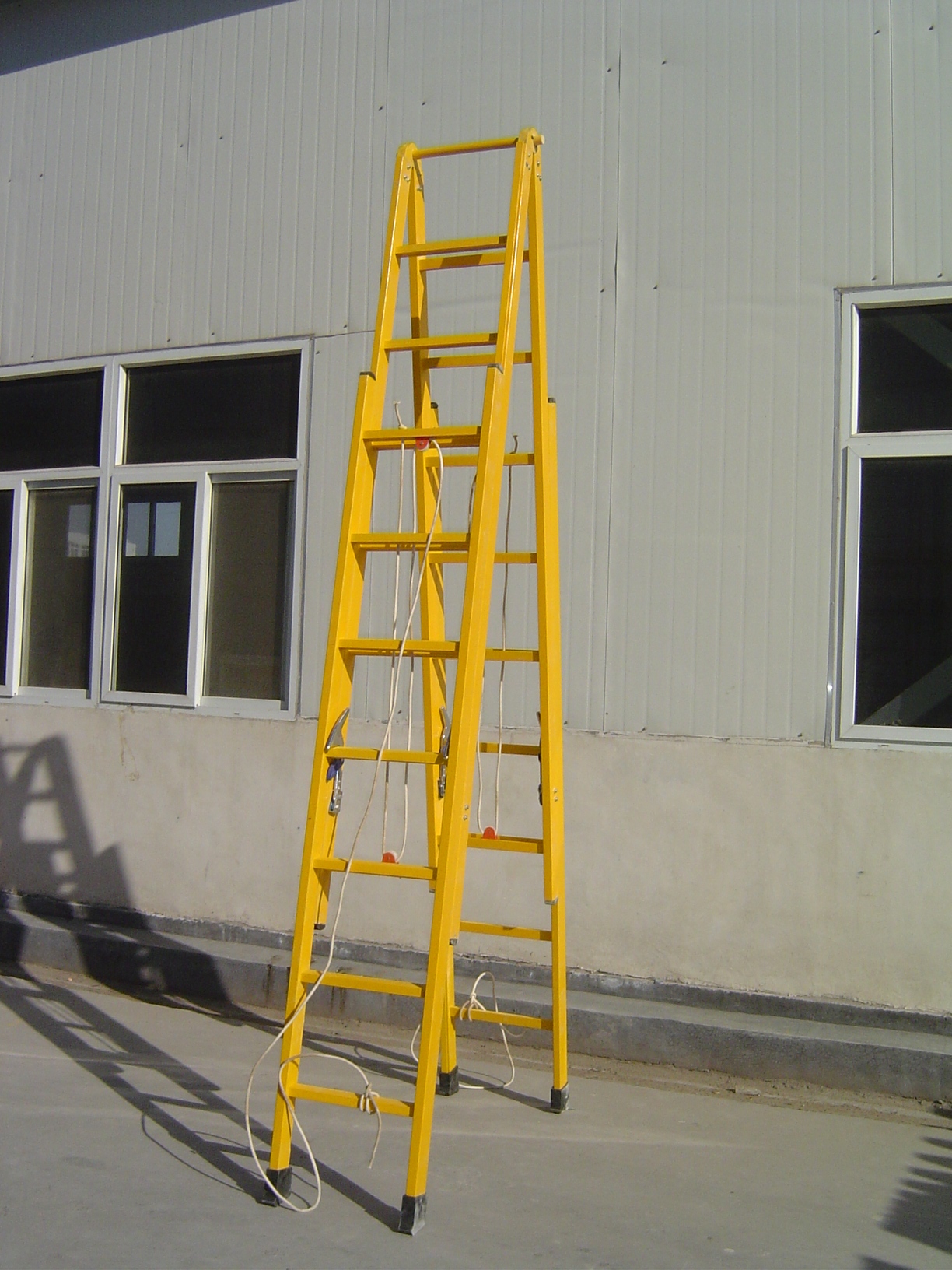 广东供应玻璃钢电工绝缘梯子 4米绝缘单梯厂家